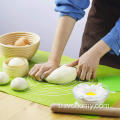 Purong silicone kuwarta kneading mat na may scale.